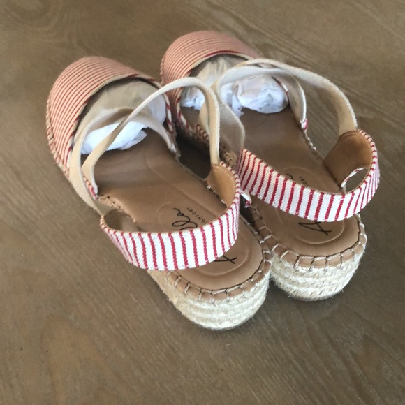 NWOT Abella True Comfort sandal, size 7.5 - Picture 3 of 5